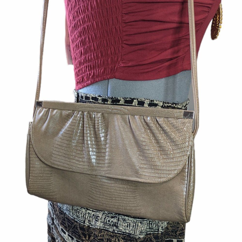 Vintage Rome Tan Snakeskin Shoulder Bag